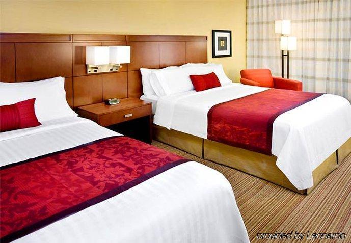 Courtyard By Marriott Pittsburgh Airport Hotel Coraopolis Værelse billede