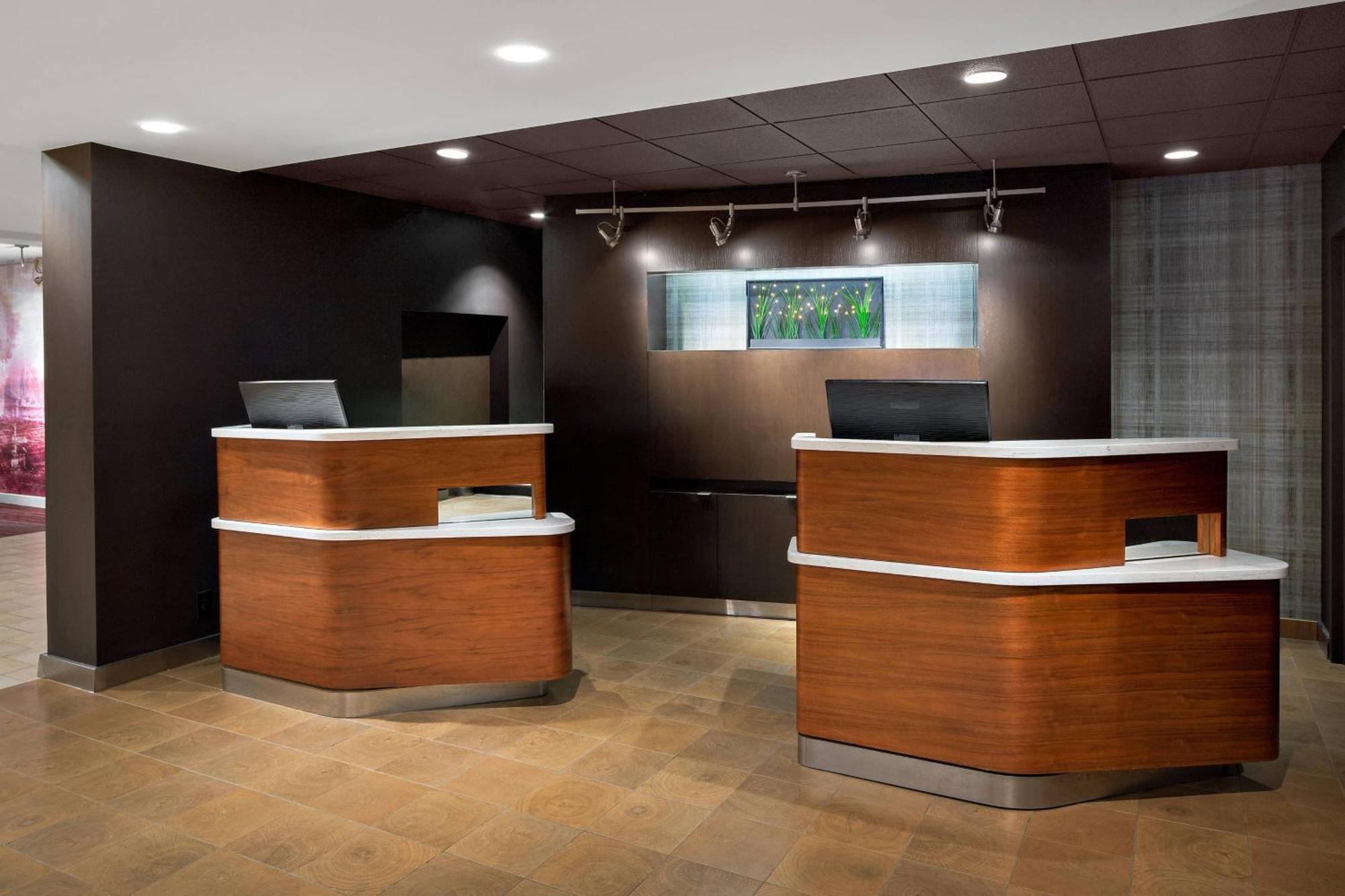 Courtyard By Marriott Pittsburgh Airport Hotel Coraopolis Eksteriør billede