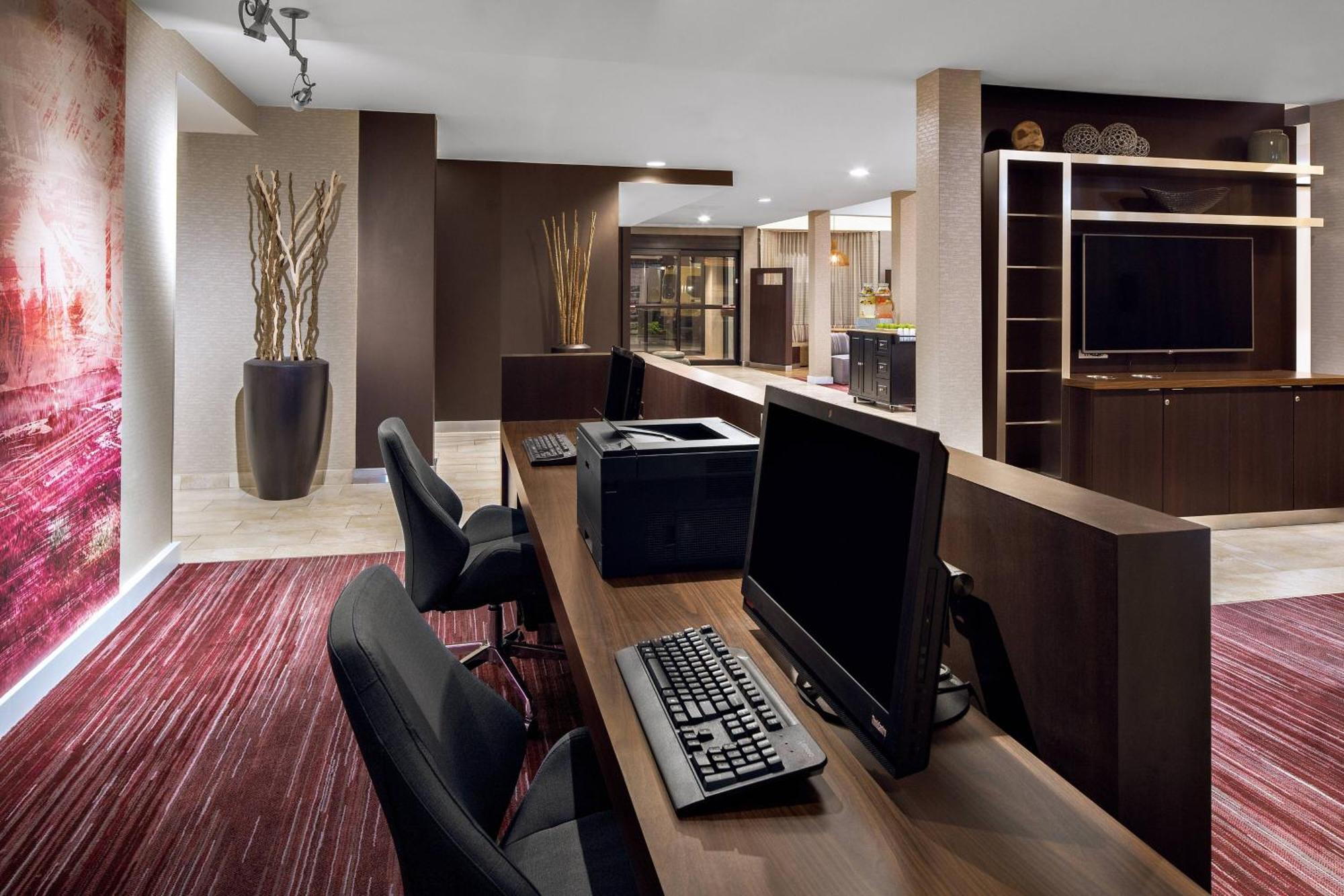 Courtyard By Marriott Pittsburgh Airport Hotel Coraopolis Eksteriør billede