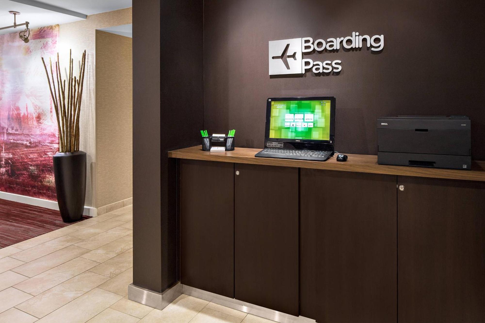 Courtyard By Marriott Pittsburgh Airport Hotel Coraopolis Eksteriør billede