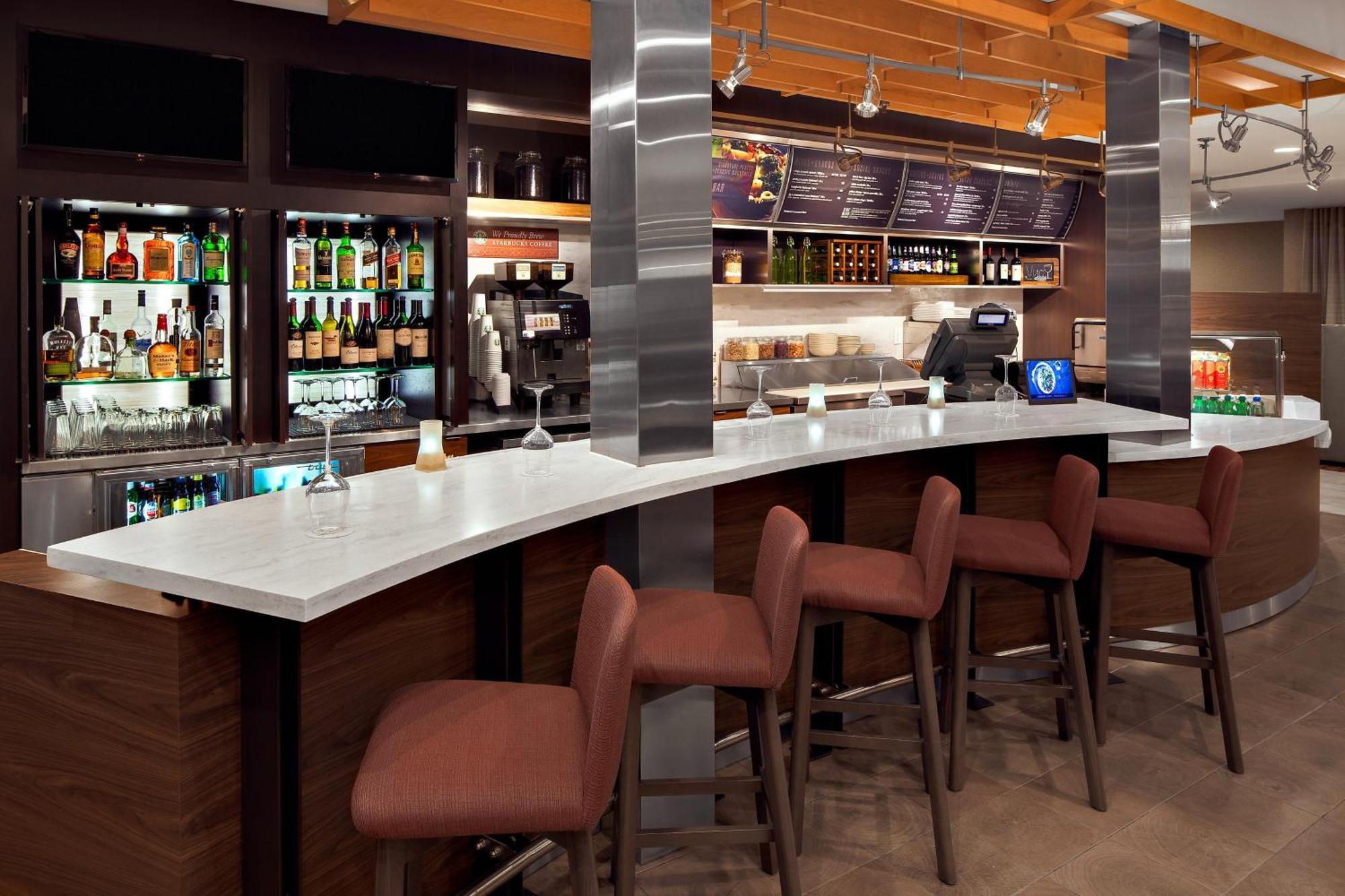 Courtyard By Marriott Pittsburgh Airport Hotel Coraopolis Eksteriør billede