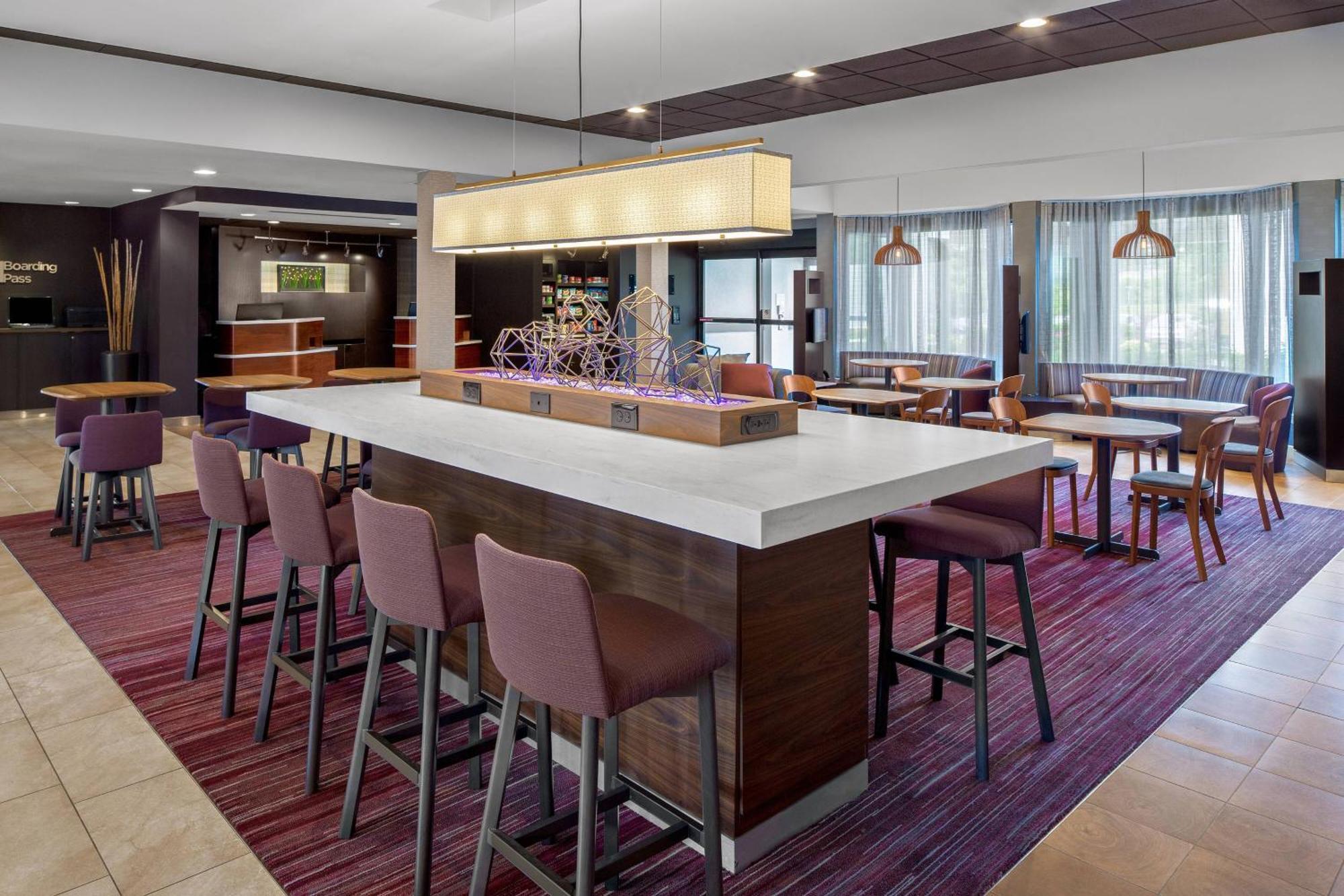 Courtyard By Marriott Pittsburgh Airport Hotel Coraopolis Eksteriør billede
