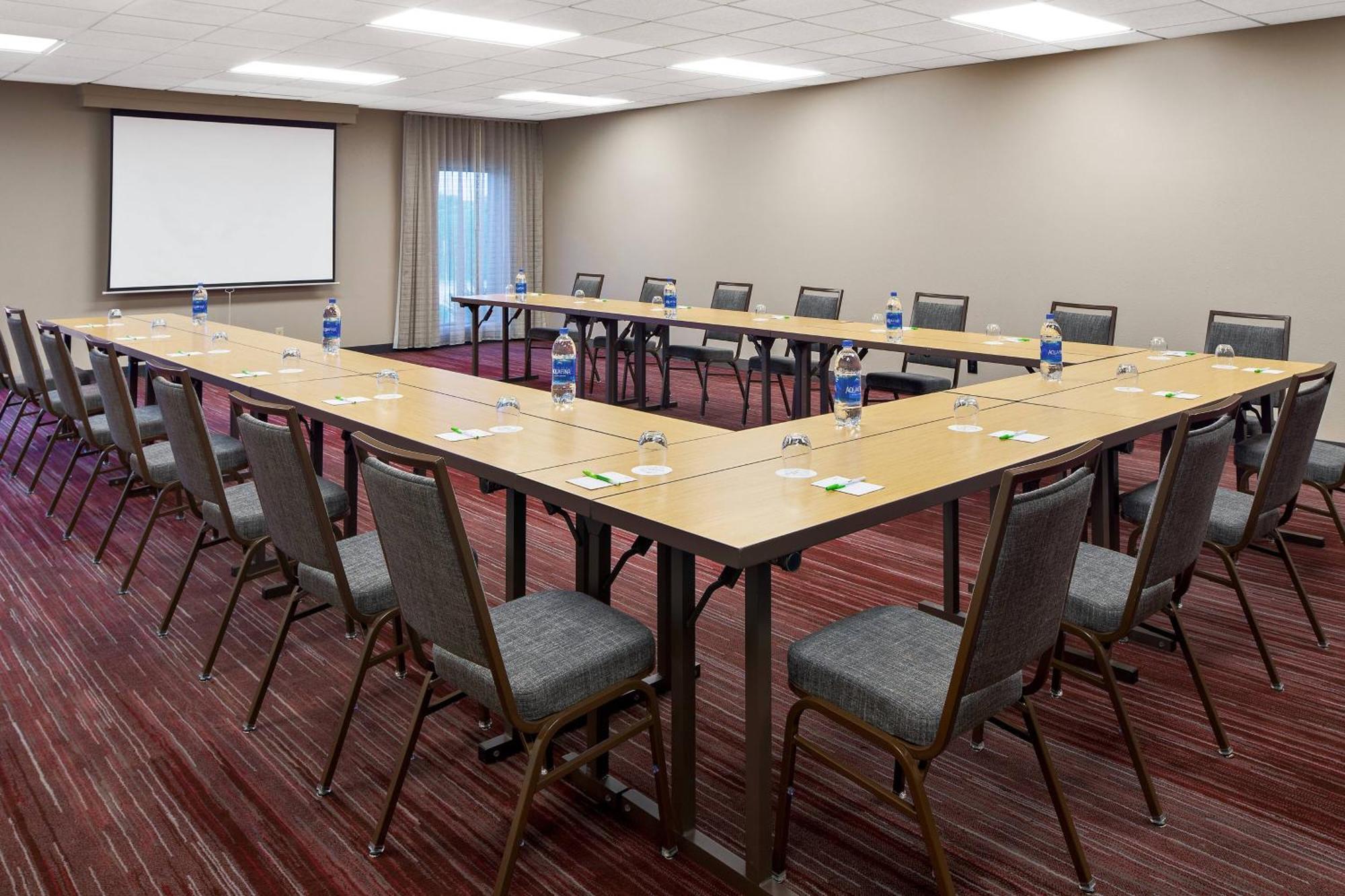 Courtyard By Marriott Pittsburgh Airport Hotel Coraopolis Eksteriør billede