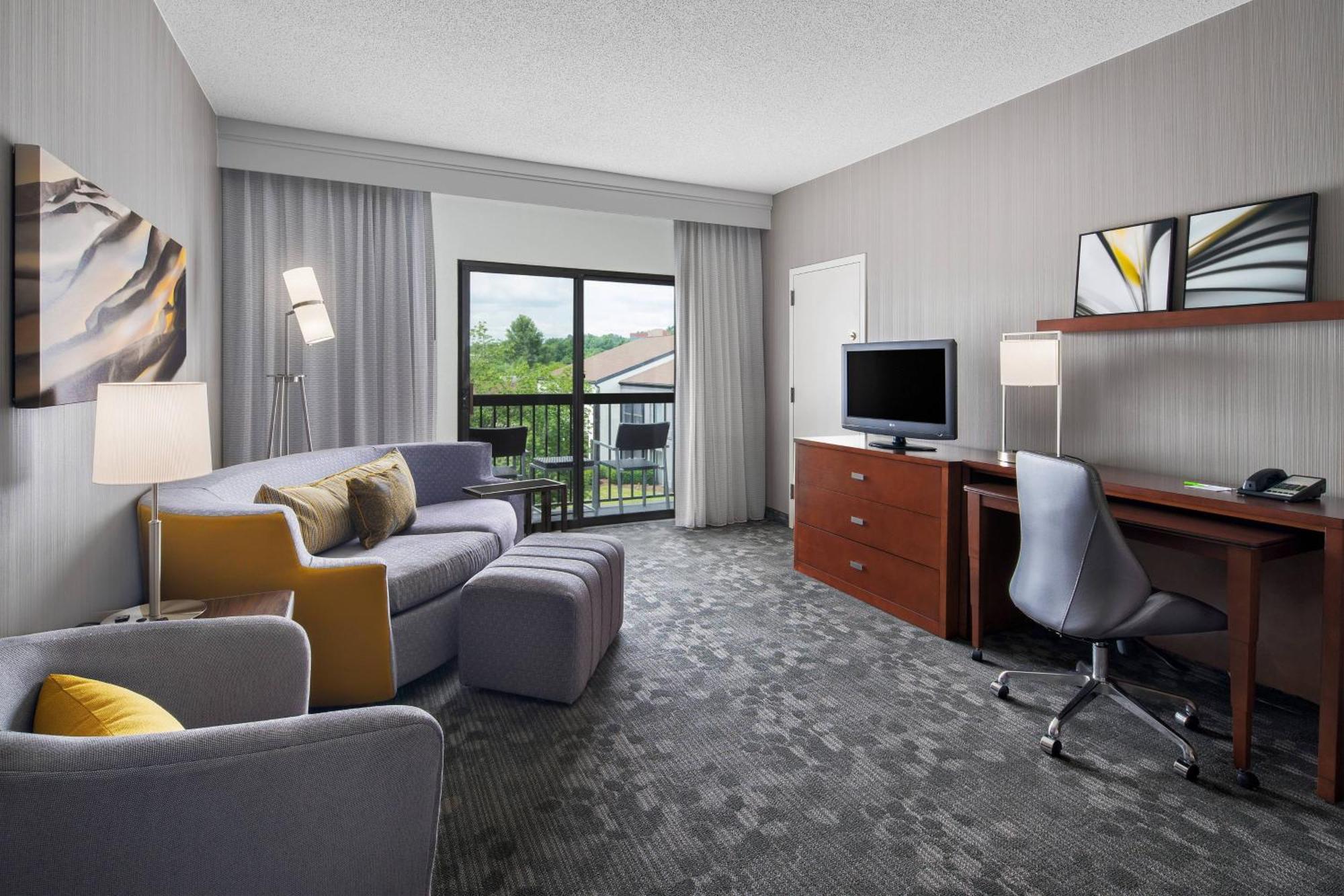 Courtyard By Marriott Pittsburgh Airport Hotel Coraopolis Eksteriør billede