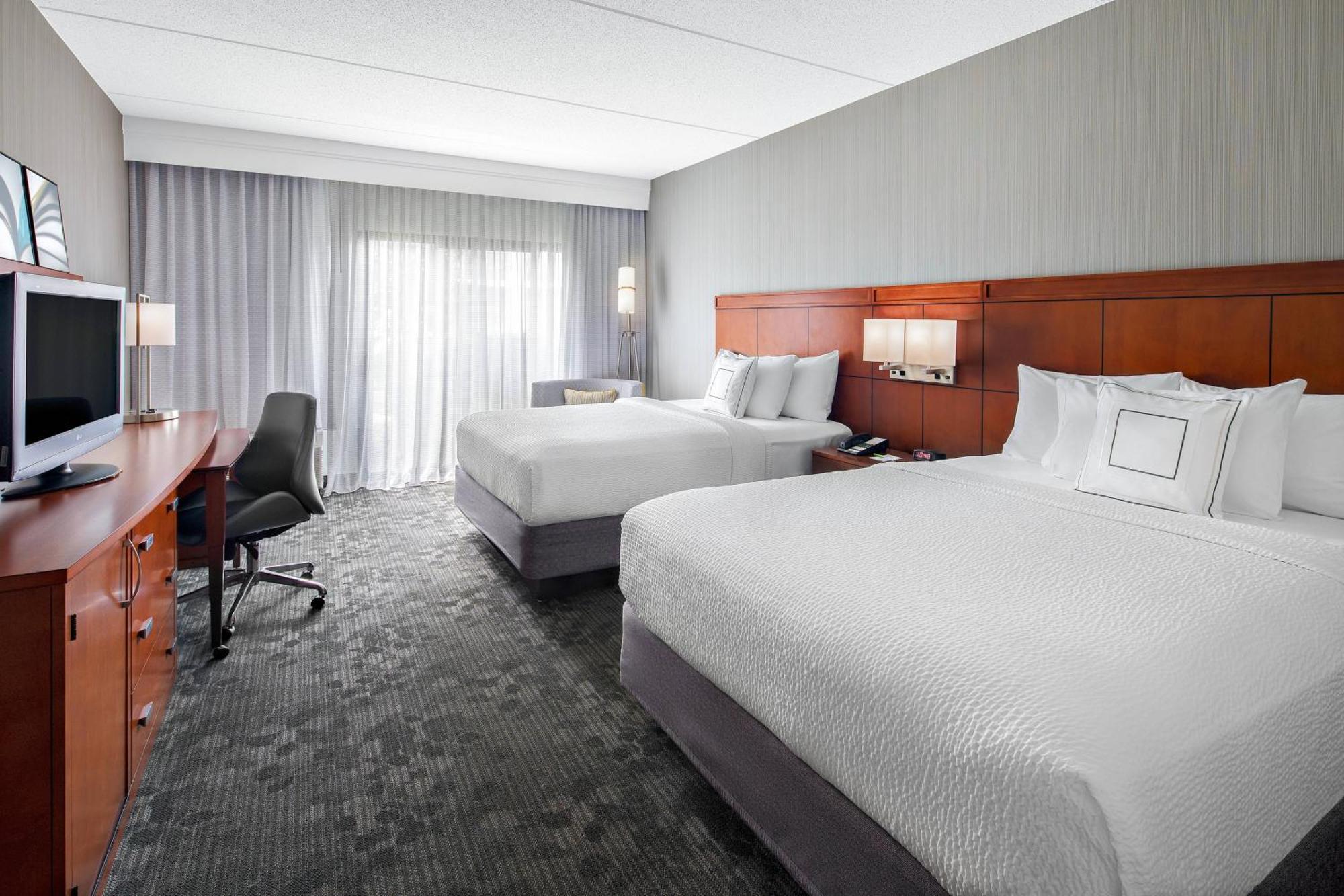 Courtyard By Marriott Pittsburgh Airport Hotel Coraopolis Eksteriør billede