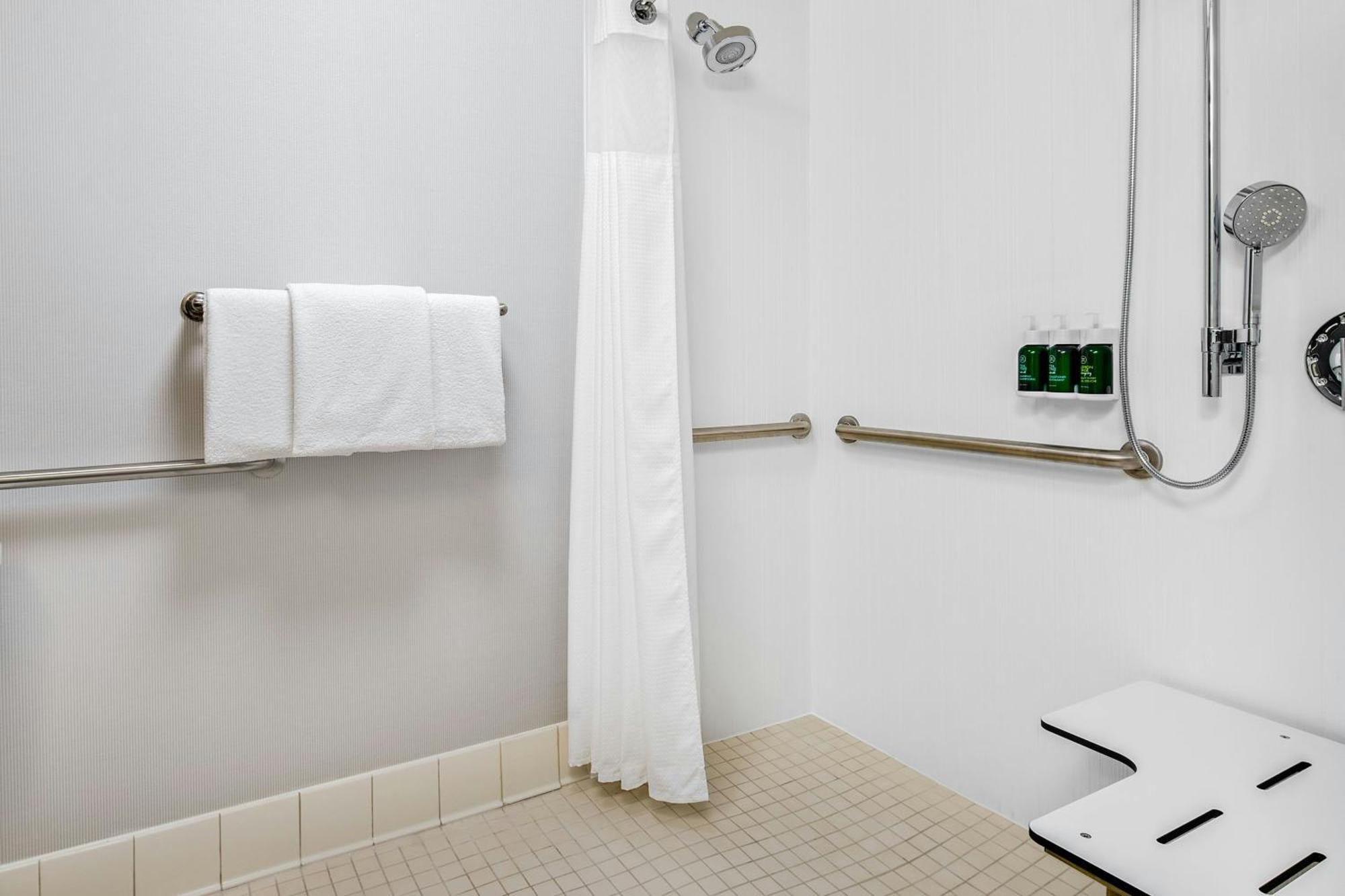Courtyard By Marriott Pittsburgh Airport Hotel Coraopolis Eksteriør billede