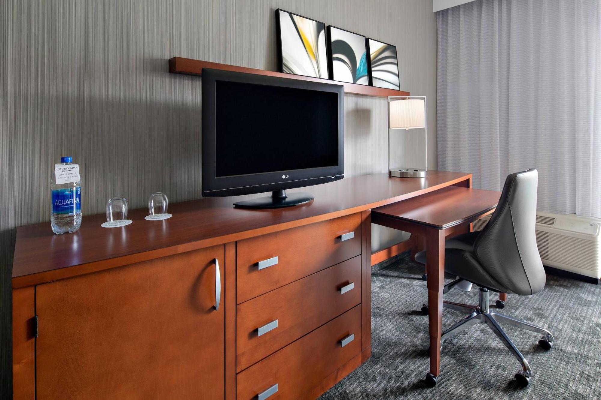 Courtyard By Marriott Pittsburgh Airport Hotel Coraopolis Eksteriør billede