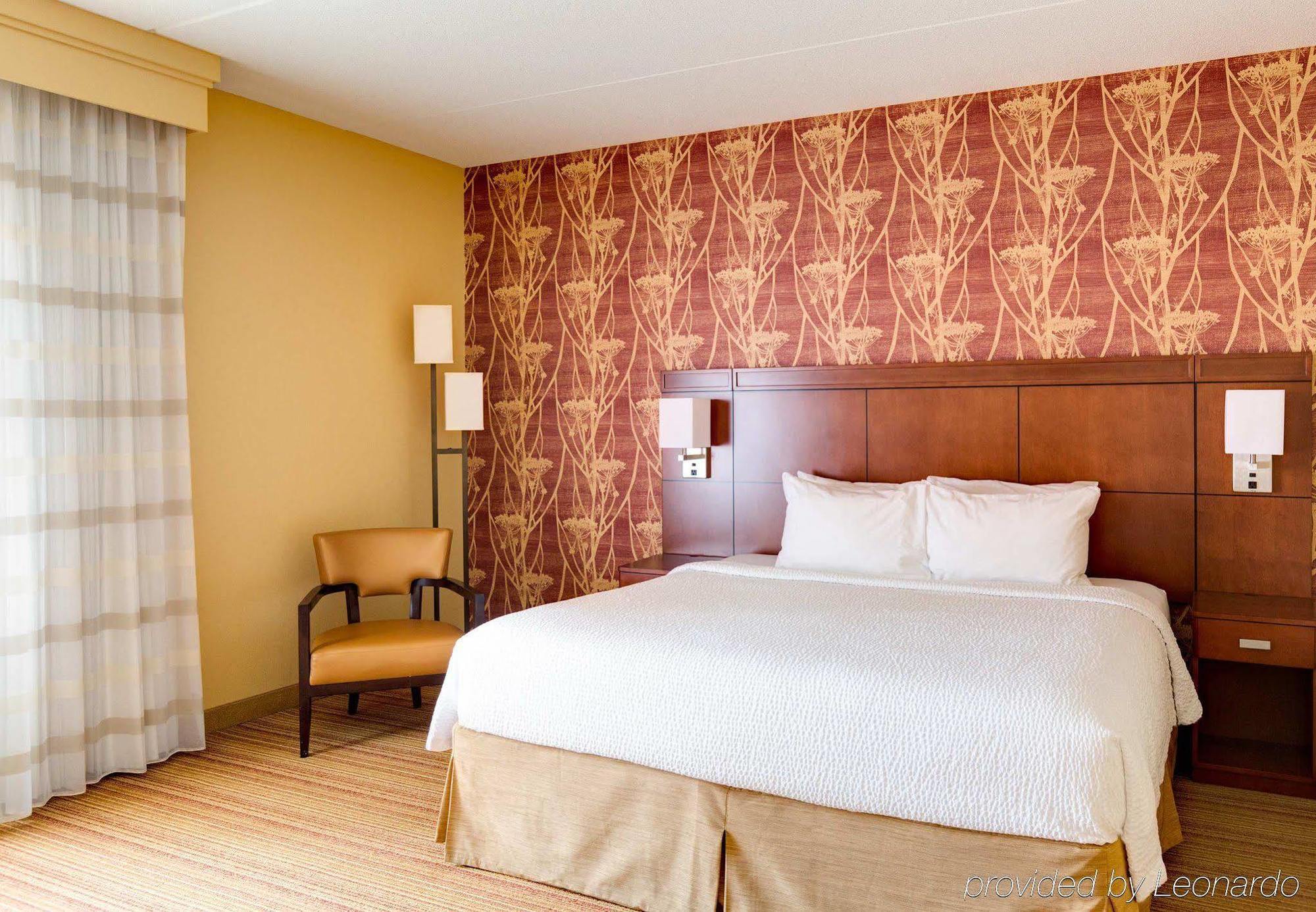 Courtyard By Marriott Pittsburgh Airport Hotel Coraopolis Eksteriør billede